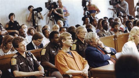 12 Photos Of Jeffrey Dahmer’s Arrest